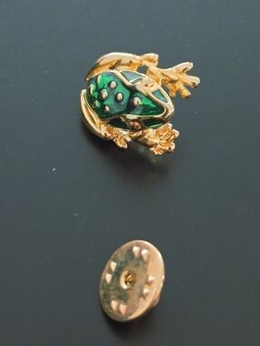 Gold-tone Green Enamel Frog Pin Brooch